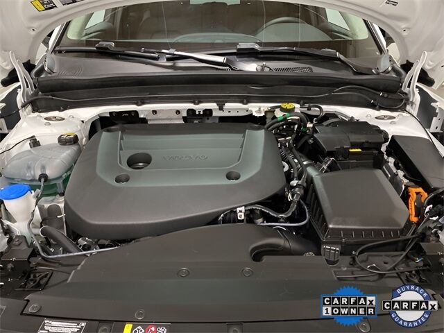 2025 Volvo XC40 B5 Plus Dark Theme Dallas TX