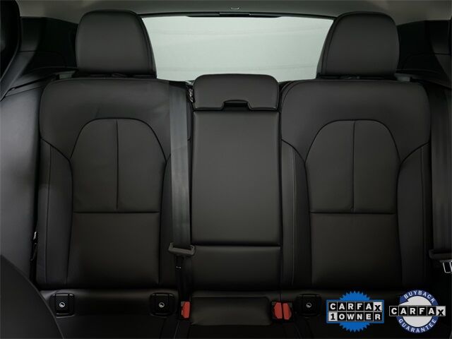 2025 Volvo XC40 B5 Plus Dark Theme Dallas TX
