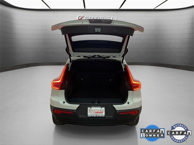 2025 Volvo XC40 B5 Plus Dark Theme Dallas TX