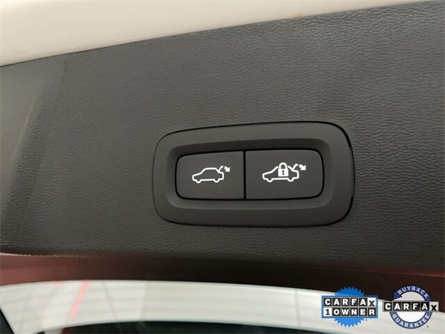 2025 Volvo XC40 B5 Plus Dark Theme Dallas TX