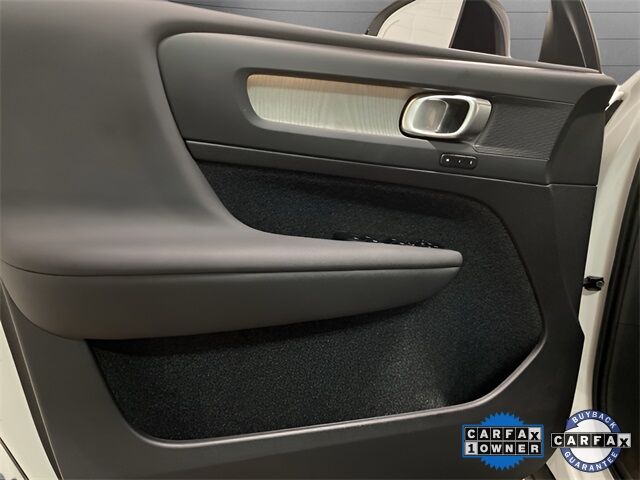 2025 Volvo XC40 B5 Plus Dark Theme Dallas TX