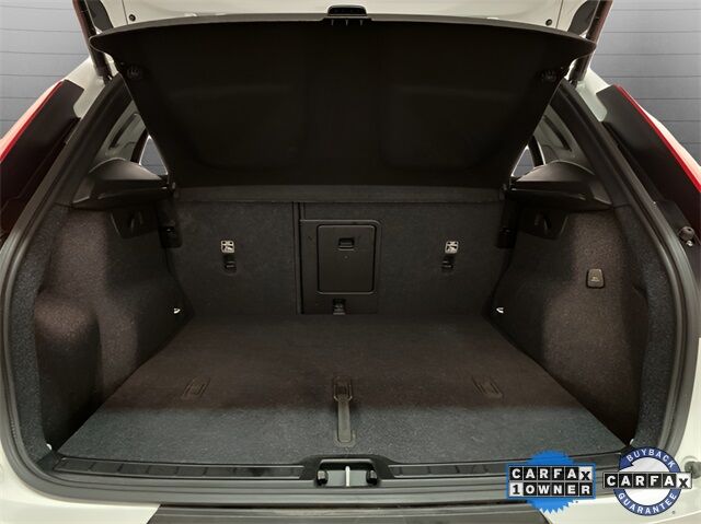 2025 Volvo XC40 B5 Plus Dark Theme Dallas TX