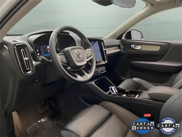 2025 Volvo XC40 B5 Plus Dark Theme Dallas TX