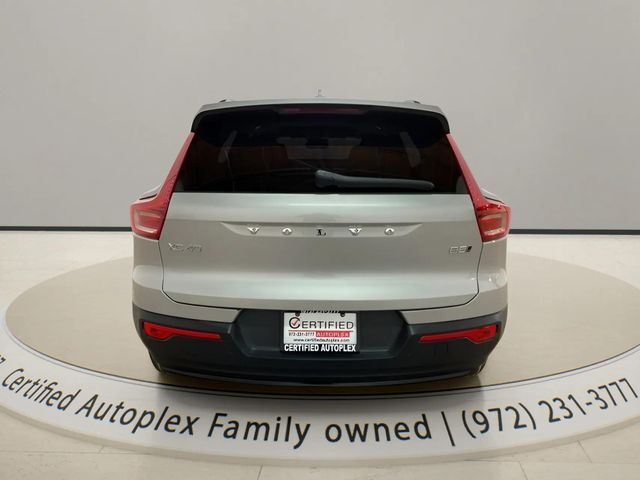 2025 Volvo XC40 B5 Plus Dark Theme