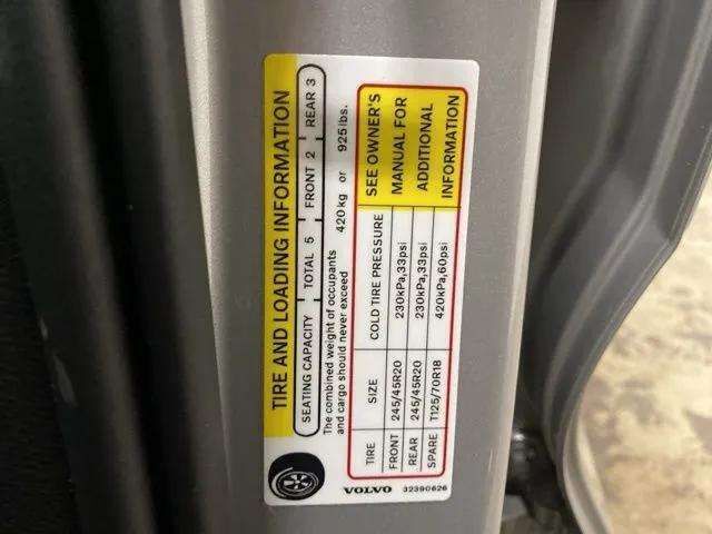 2025 Volvo XC40 B5 Plus Dark Theme Dallas TX