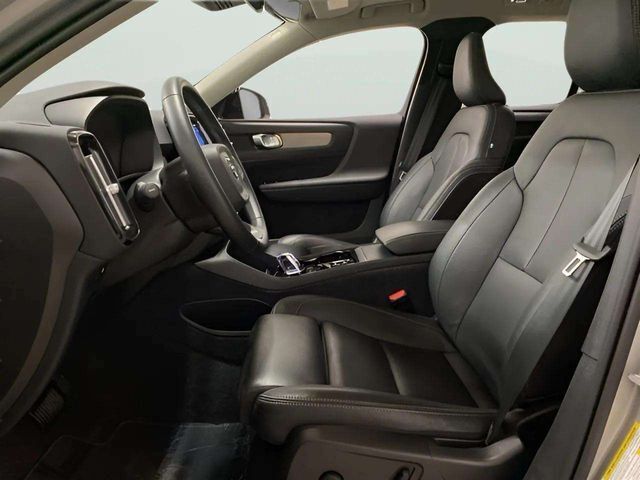 2025 Volvo XC40 B5 Plus Dark Theme Dallas TX