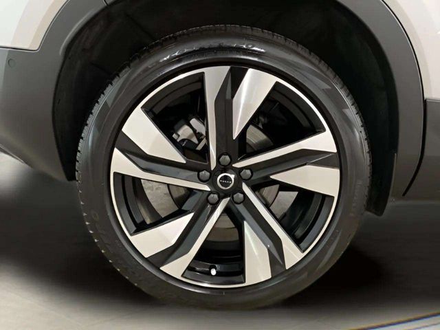 2025 Volvo XC40 B5 Plus Dark Theme Dallas TX