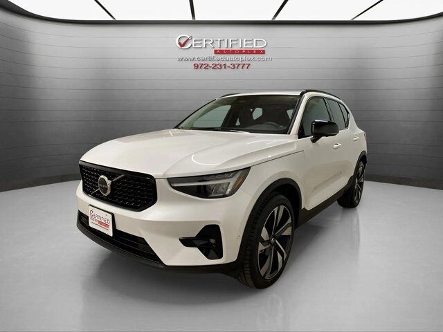 2025 Volvo XC40