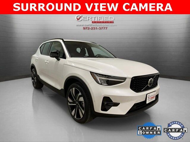 2025 Volvo XC40 B5 Plus Dark Theme