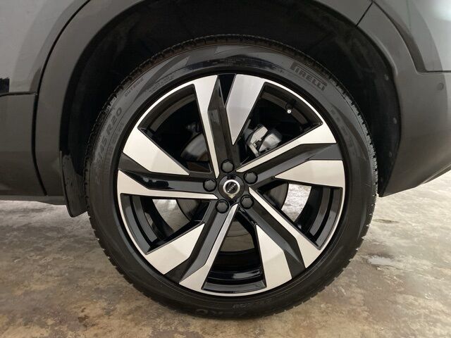 2025 Volvo XC40 B5 Plus Dark Theme Dallas TX