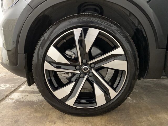 2025 Volvo XC40 B5 Plus Dark Theme Dallas TX