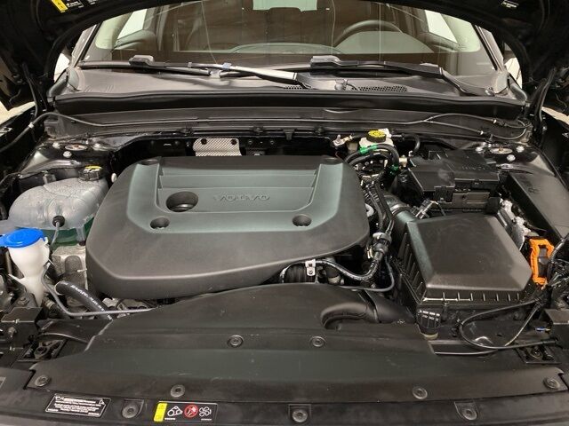 2025 Volvo XC40 B5 Plus Dark Theme Dallas TX