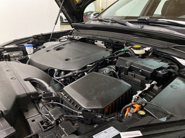 2025 Volvo XC40 B5 Plus Dark Theme Dallas TX