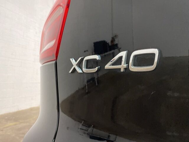 2025 Volvo XC40 B5 Plus Dark Theme Dallas TX
