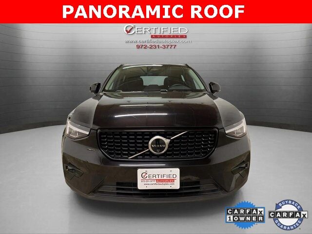 2025 Volvo XC40 B5 Plus Dark Theme