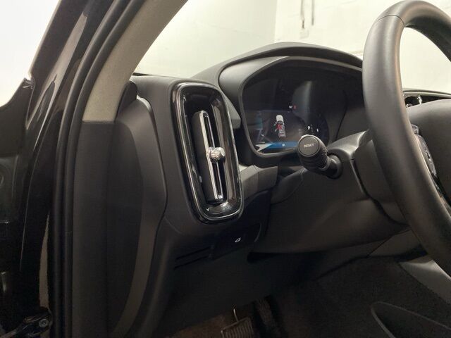 2025 Volvo XC40 B5 Plus Dark Theme Dallas TX