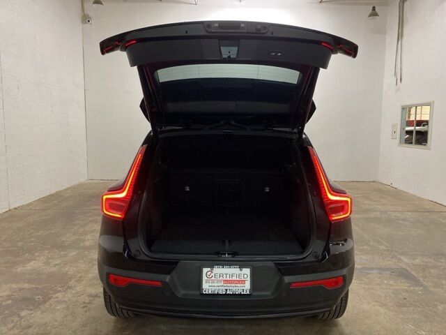 2025 Volvo XC40 B5 Plus Dark Theme Dallas TX