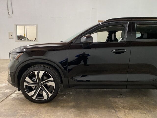 2025 Volvo XC40 B5 Plus Dark Theme Dallas TX