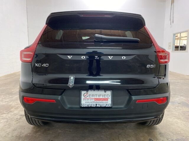 2025 Volvo XC40 B5 Plus Dark Theme Dallas TX