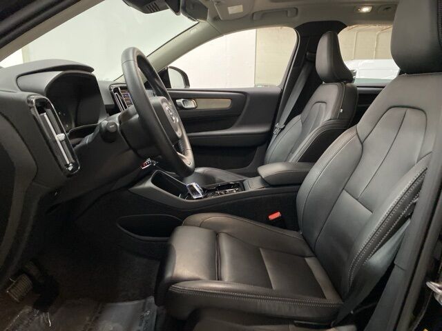 2025 Volvo XC40 B5 Plus Dark Theme Dallas TX