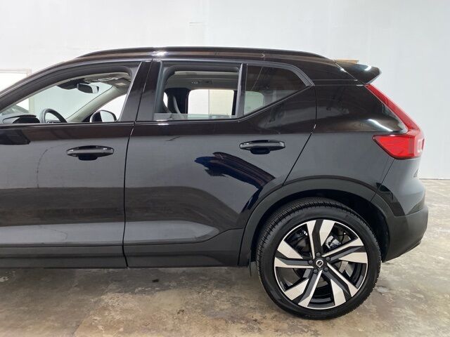 2025 Volvo XC40 B5 Plus Dark Theme Dallas TX