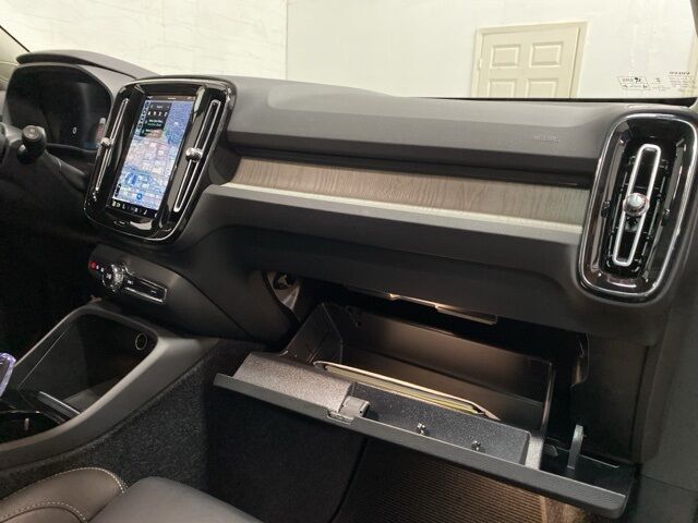 2025 Volvo XC40 B5 Plus Dark Theme Dallas TX