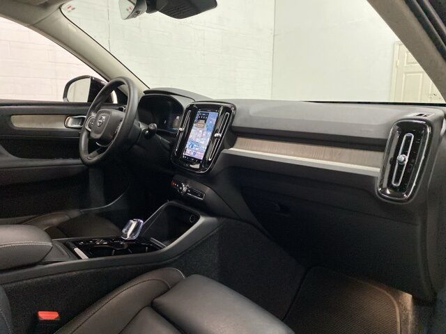 2025 Volvo XC40 B5 Plus Dark Theme Dallas TX