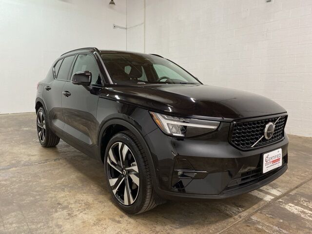 2025 Volvo XC40 B5 Plus Dark Theme Dallas TX