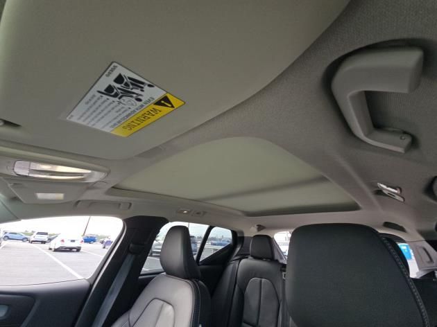 2025 Volvo XC40 B5 Plus Dark Theme Portland OR