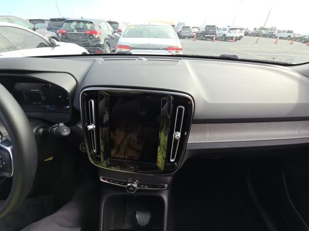 2025 Volvo XC40 B5 Plus Dark Theme Portland OR