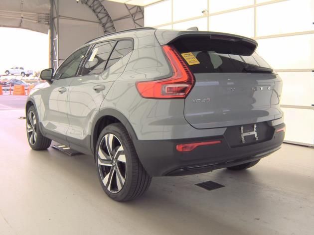 2025 Volvo XC40 B5 Plus Dark Theme Portland OR