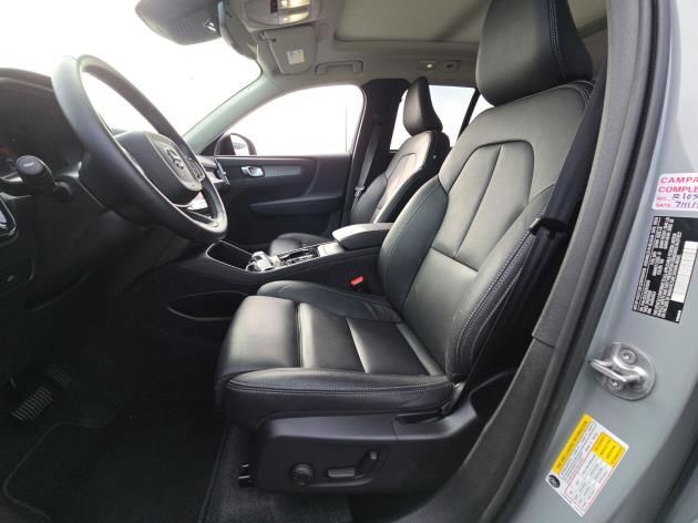 2025 Volvo XC40 B5 Plus Dark Theme Portland OR