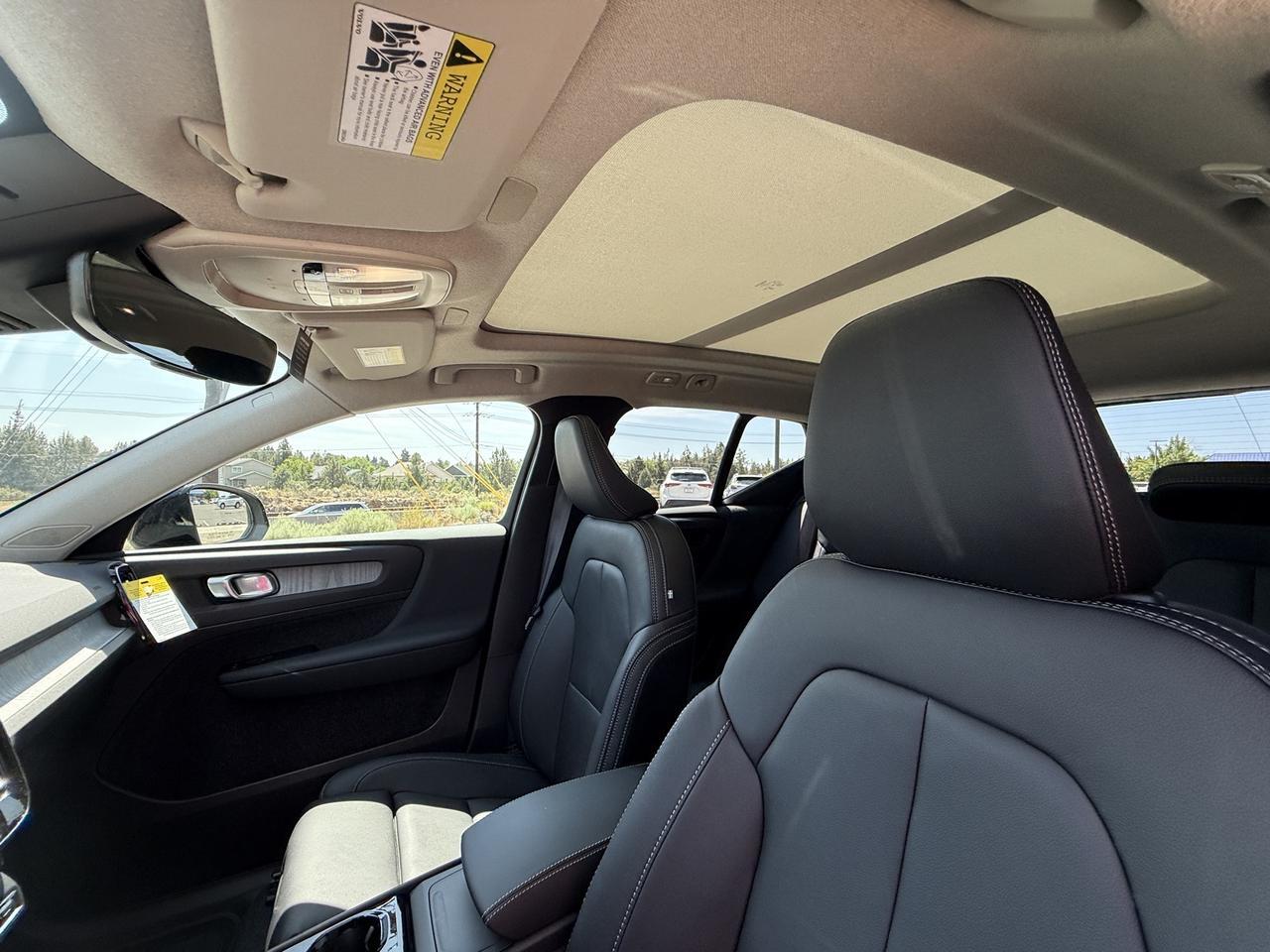 2025 Volvo XC40 B5 Plus Dark Theme Bend OR