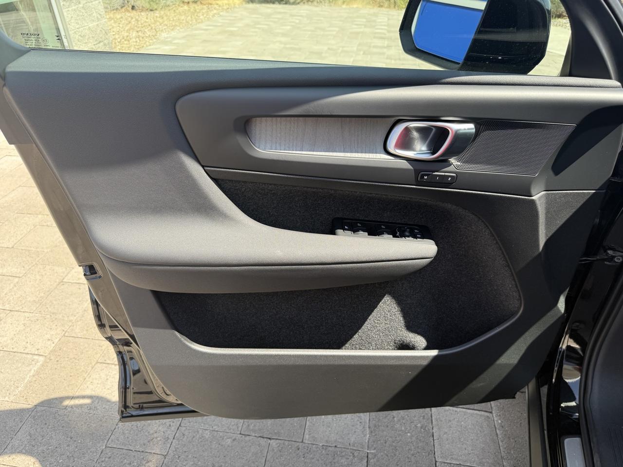2025 Volvo XC40 B5 Plus Dark Theme Bend OR