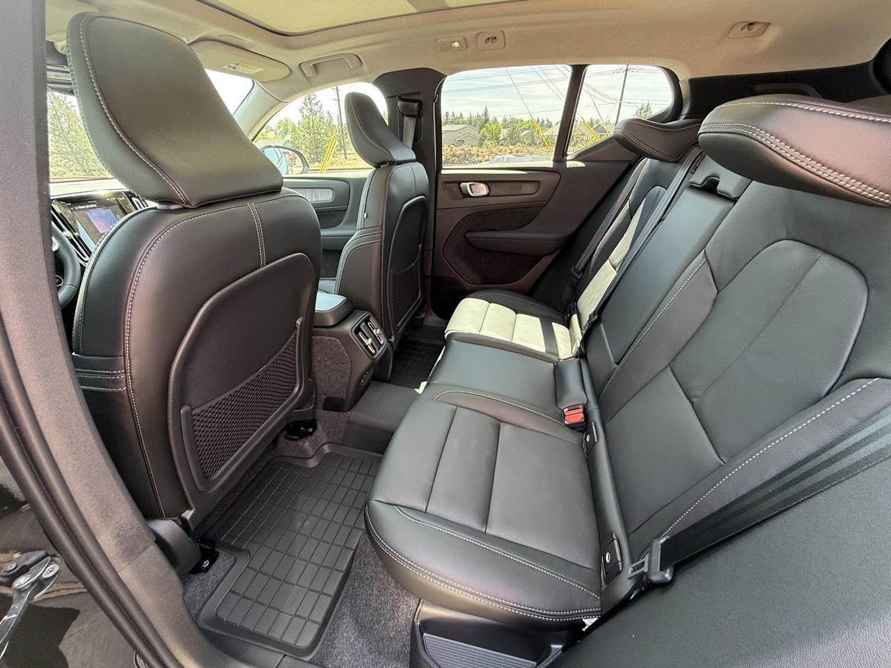 2025 Volvo XC40 B5 Plus Dark Theme Bend OR