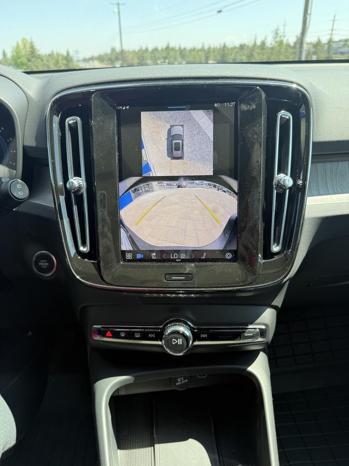 2025 Volvo XC40 B5 Plus Dark Theme Bend OR