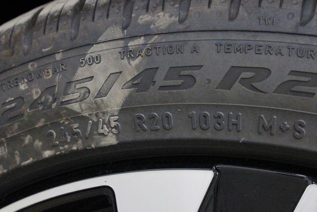 2025 Volvo XC40 B5 Plus Dark Theme Raleigh NC