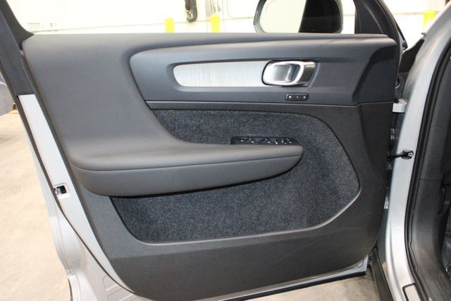 2025 Volvo XC40 B5 Plus Dark Theme Raleigh NC