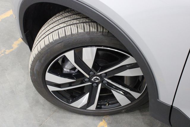 2025 Volvo XC40 B5 Plus Dark Theme Raleigh NC