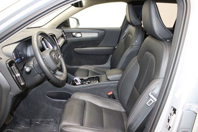 2025 Volvo XC40 B5 Plus Dark Theme Raleigh NC