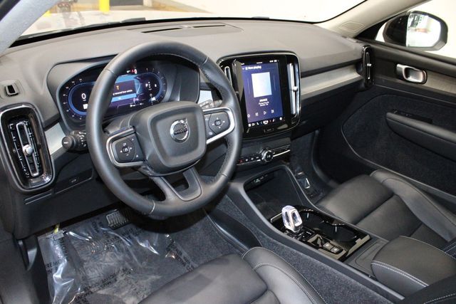 2025 Volvo XC40 B5 Plus Dark Theme Raleigh NC