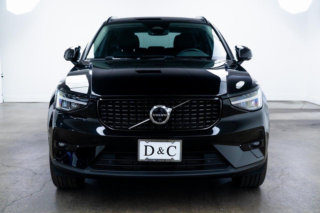 2025 Volvo XC40 B5 Plus Dark Theme Surround View Camera Panoramic Roof Portland OR