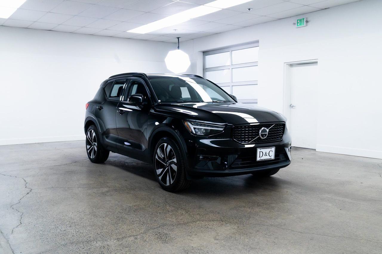 2025 Volvo XC40 B5 Plus Dark Theme Surround View Camera Panoramic Roof Portland OR