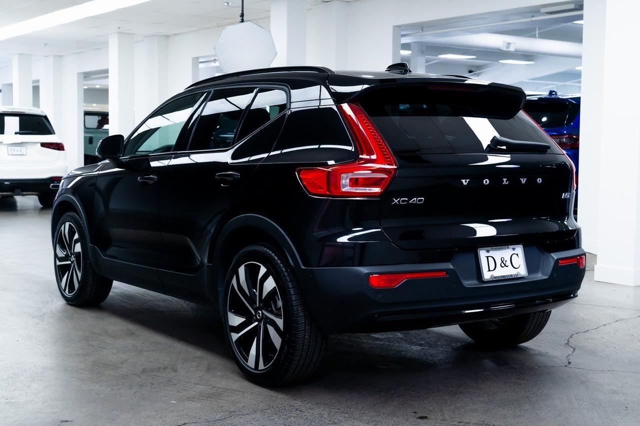 2025 Volvo XC40 B5 Plus Dark Theme Surround View Camera Panoramic Roof Portland OR