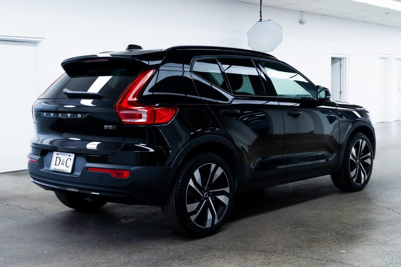 2025 Volvo XC40 B5 Plus Dark Theme Surround View Camera Panoramic Roof Portland OR