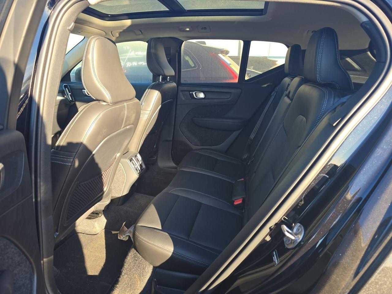 2025 Volvo XC40 B5 Plus Dark Theme Surround View Camera Panoramic Roof Portland OR