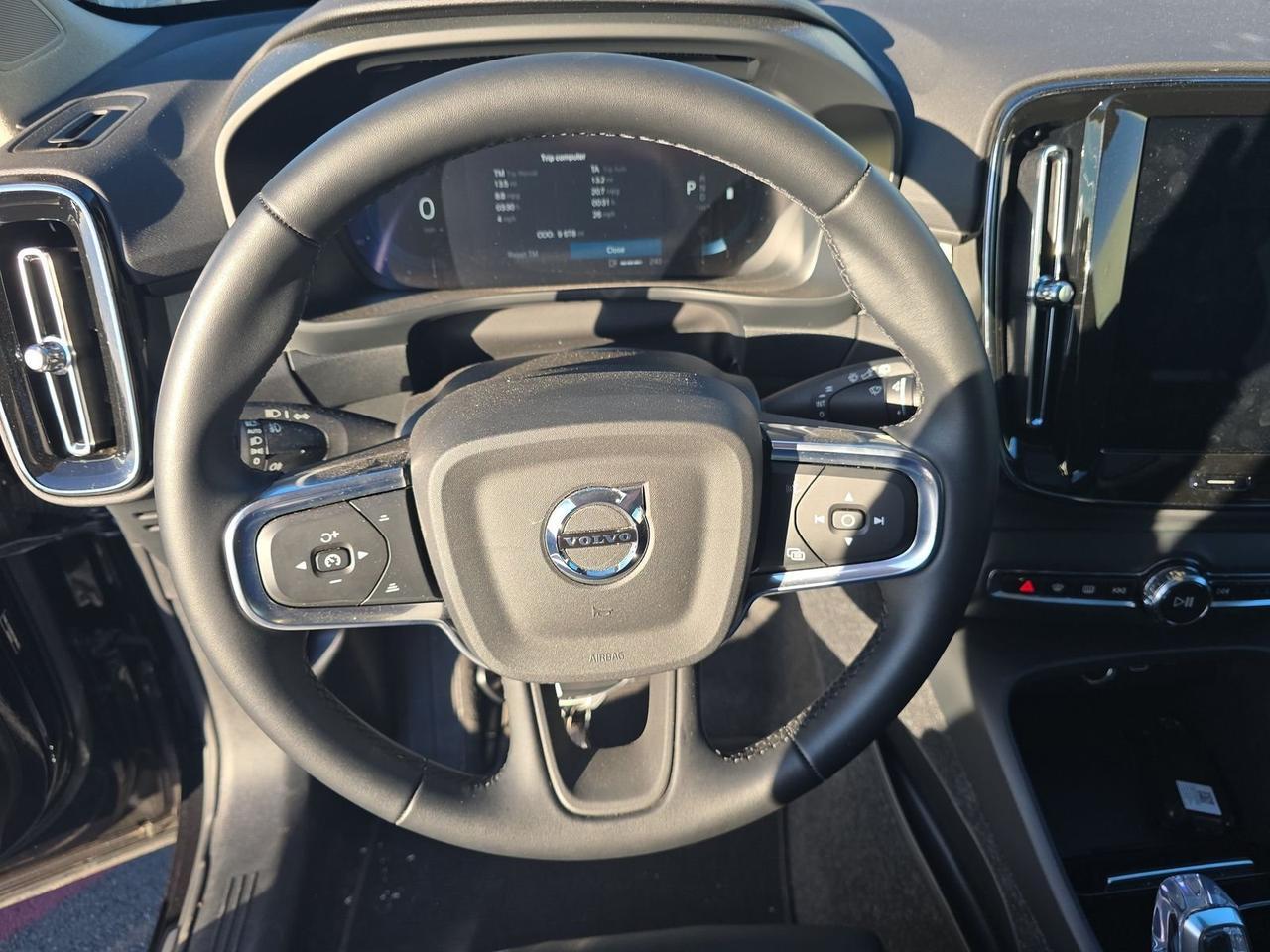 2025 Volvo XC40 B5 Plus Dark Theme Surround View Camera Panoramic Roof Portland OR