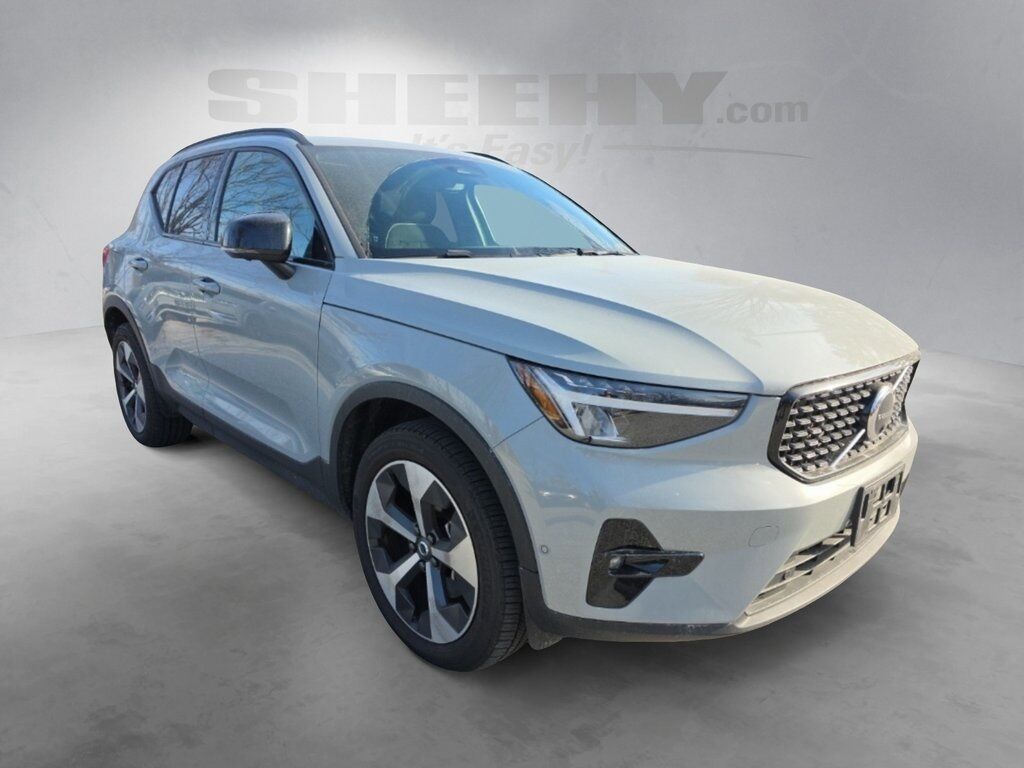 2025 Volvo XC40 B5 Plus Dark Theme Hunt Valley MD