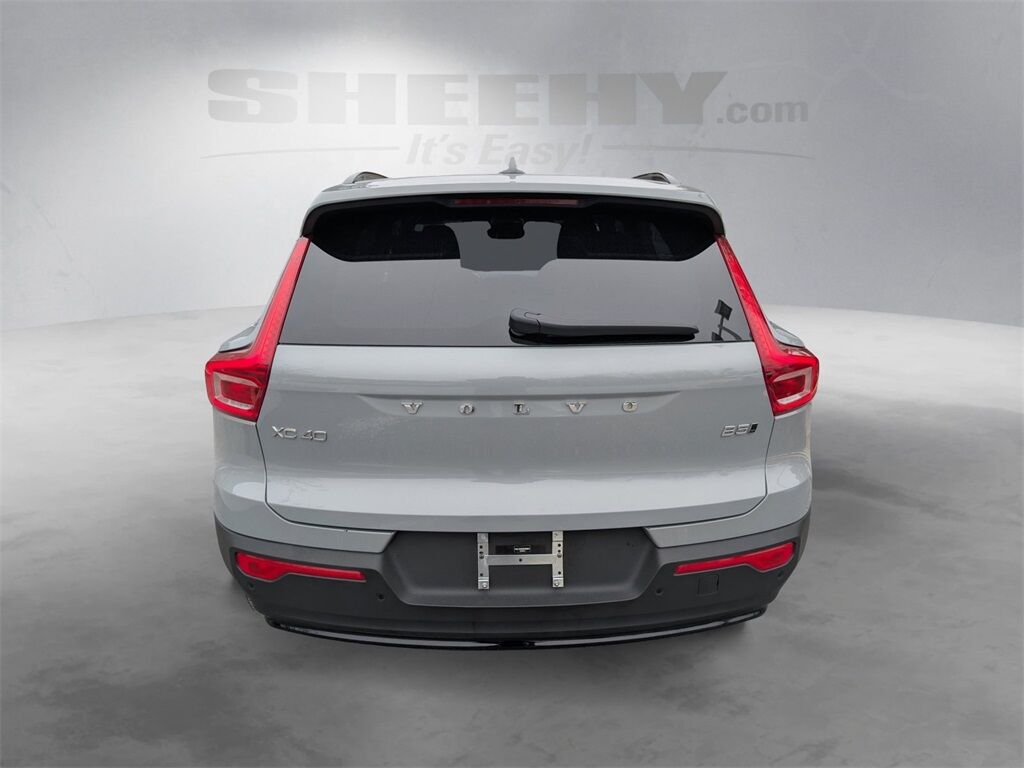 2025 Volvo XC40 B5 Plus Dark Theme Hunt Valley MD