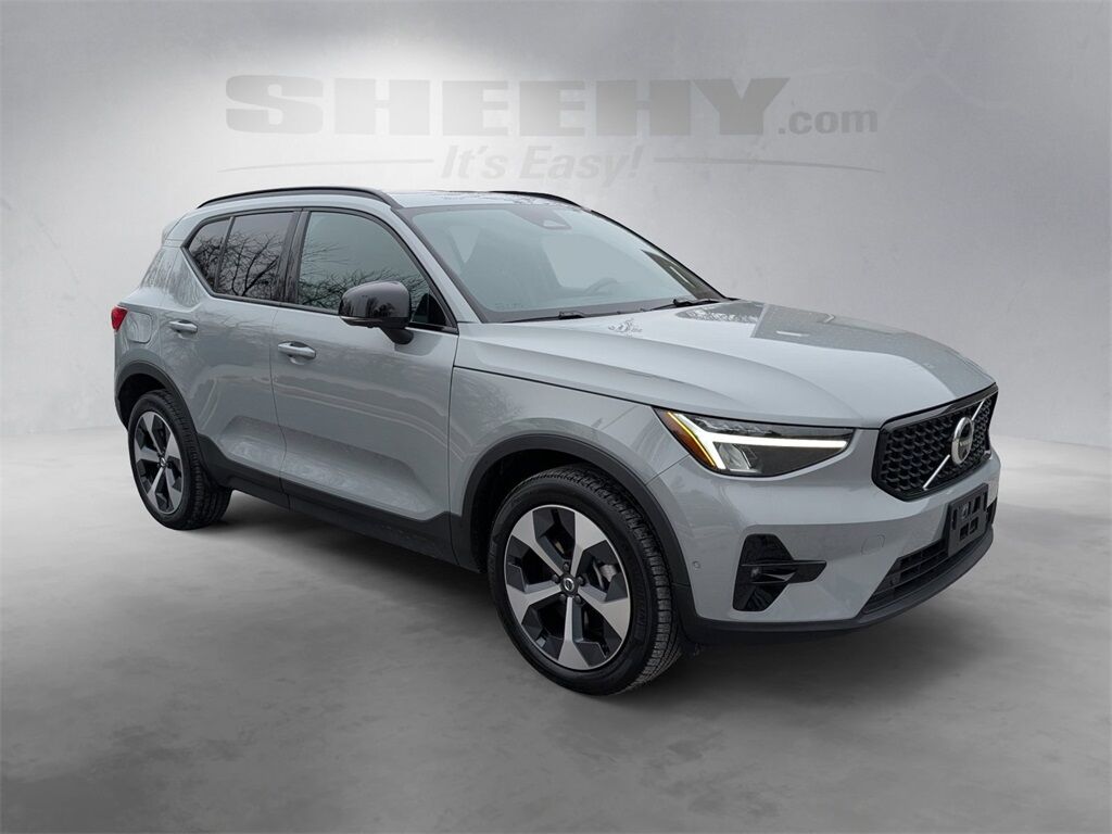 2025 Volvo XC40 B5 Plus Dark Theme Hunt Valley MD